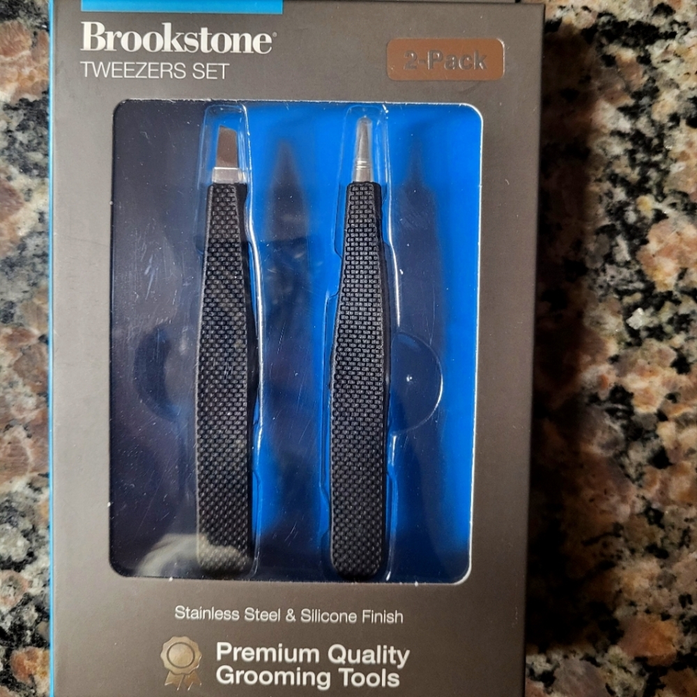 NWT Brookstone 2 Pack Tweezers Set Stainless Steel & Silicon sure grip new box